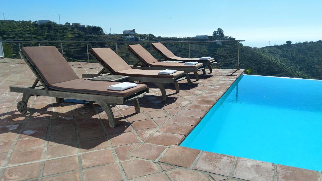 Villa Perla Blanca Sayalonga Dış mekan fotoğraf