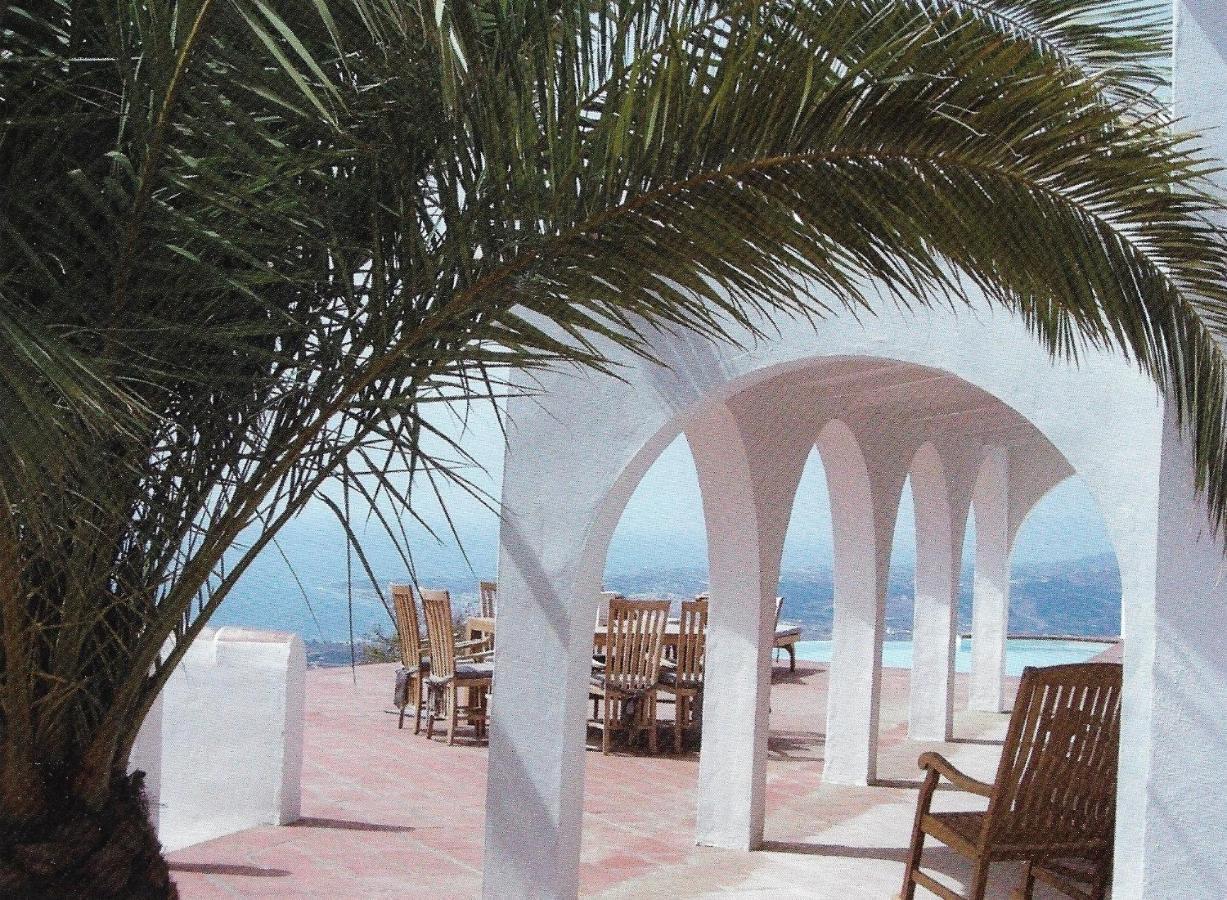 Villa Perla Blanca Sayalonga Dış mekan fotoğraf